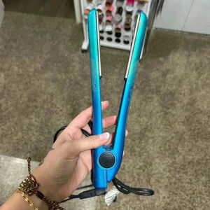 Flawed gem chi hair straightener